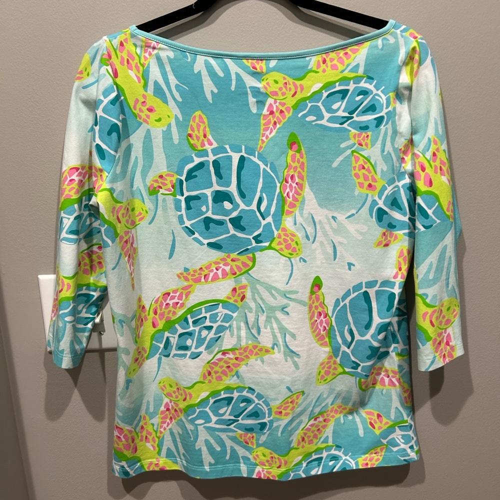 Beautiful Turtle Top - Picture 2 of 4